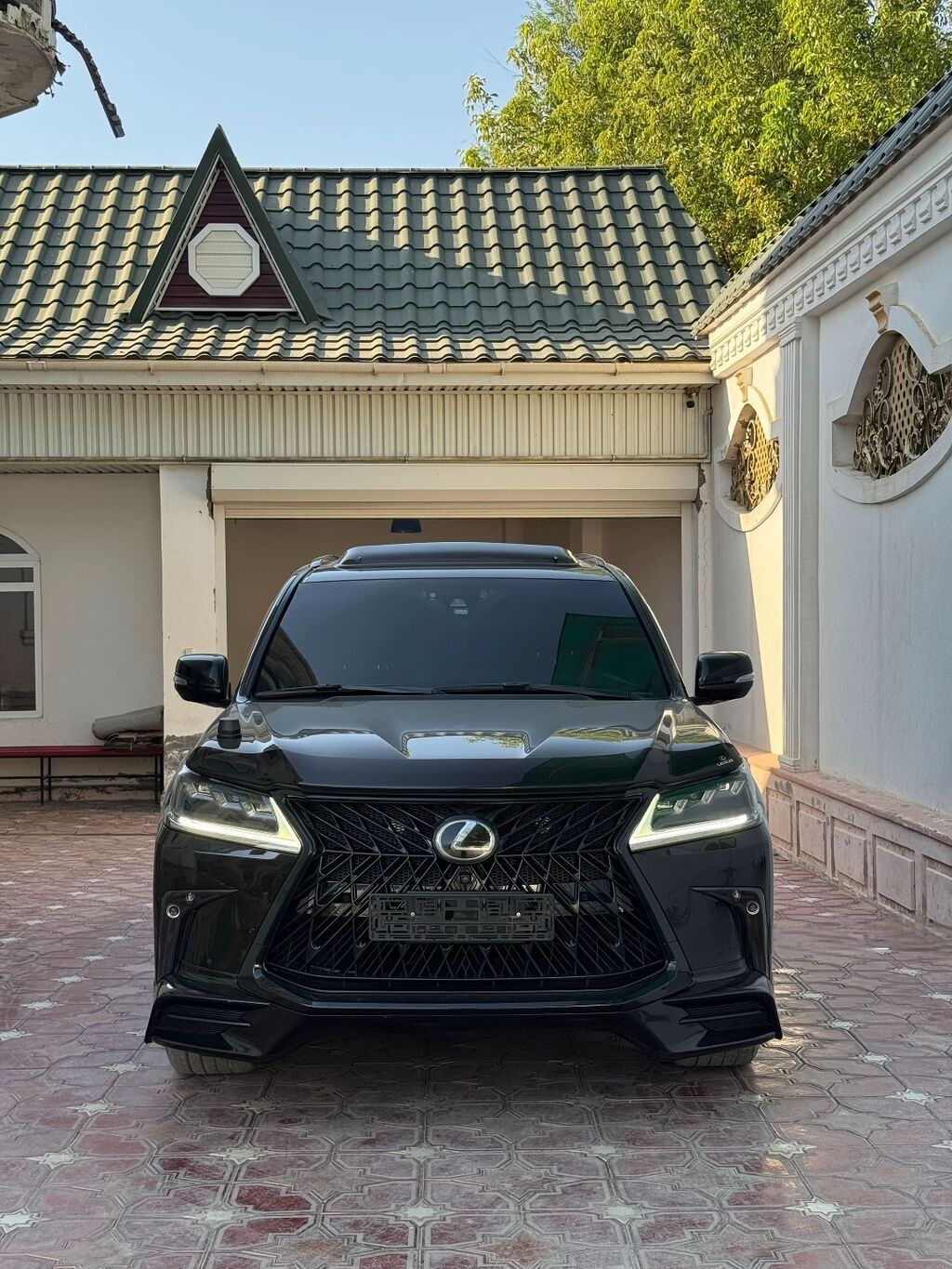 Lexus LX