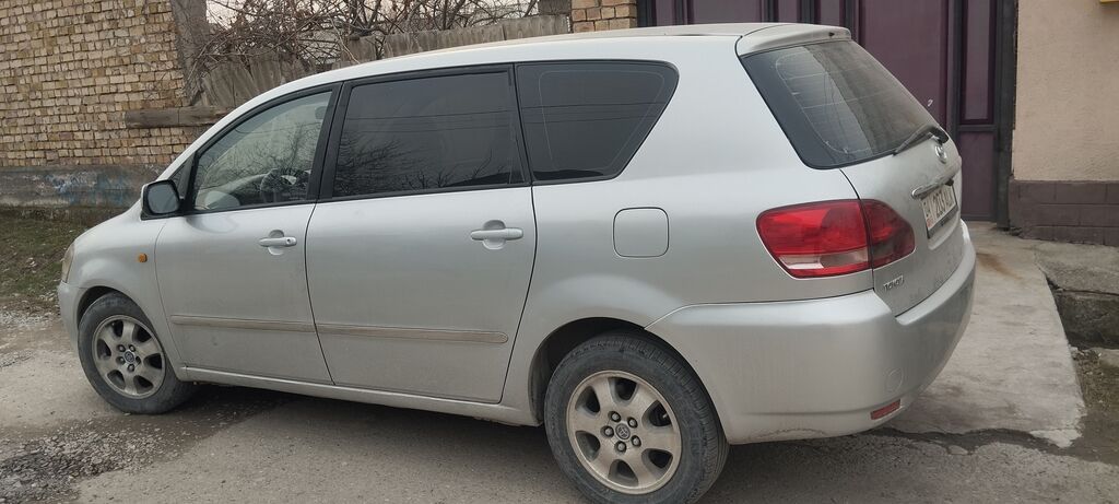 Toyota Avensis Verso