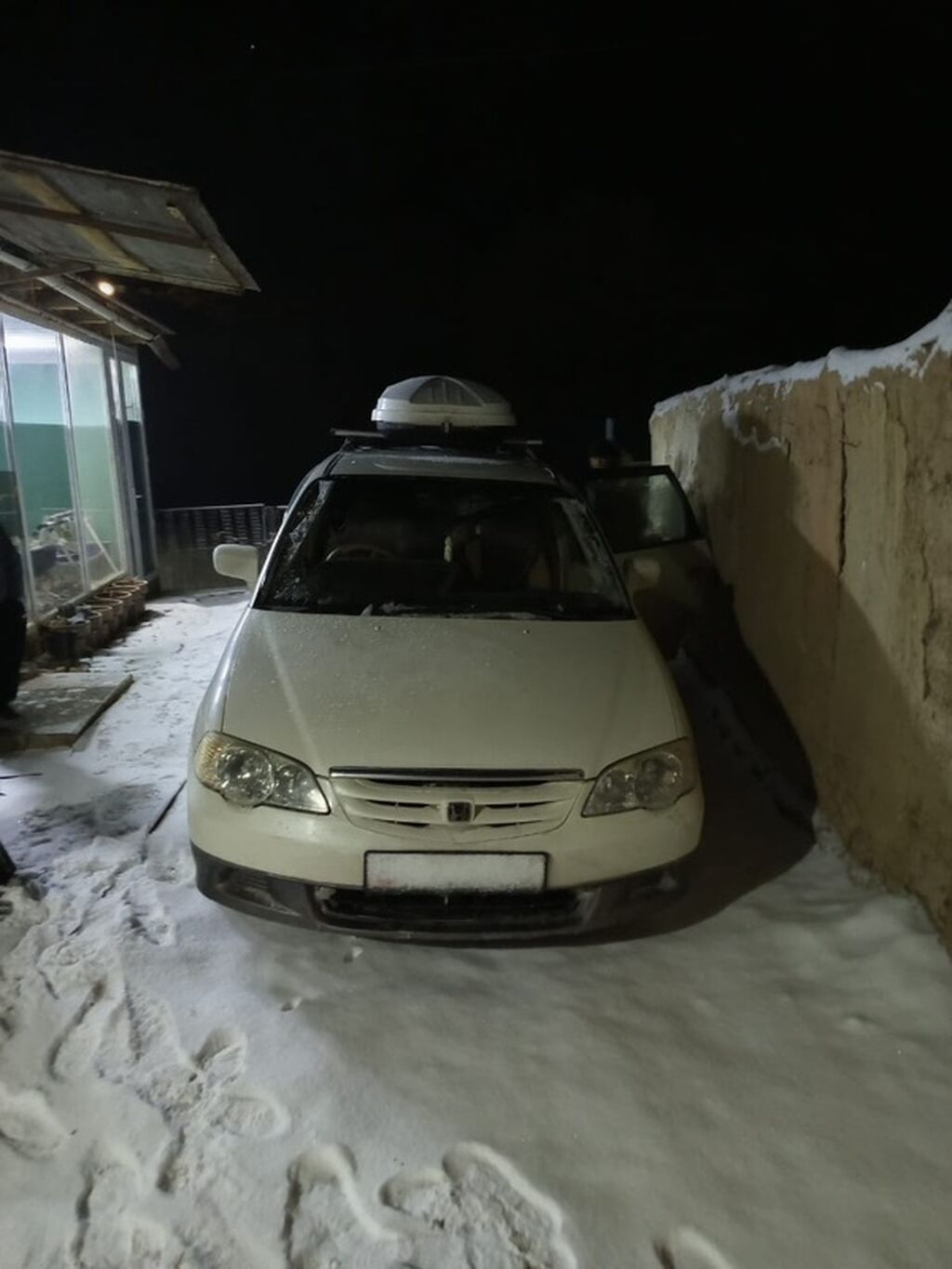 Год-2000г Об 2,3
Состояние хорошее 👌. 
500000сом ‼️