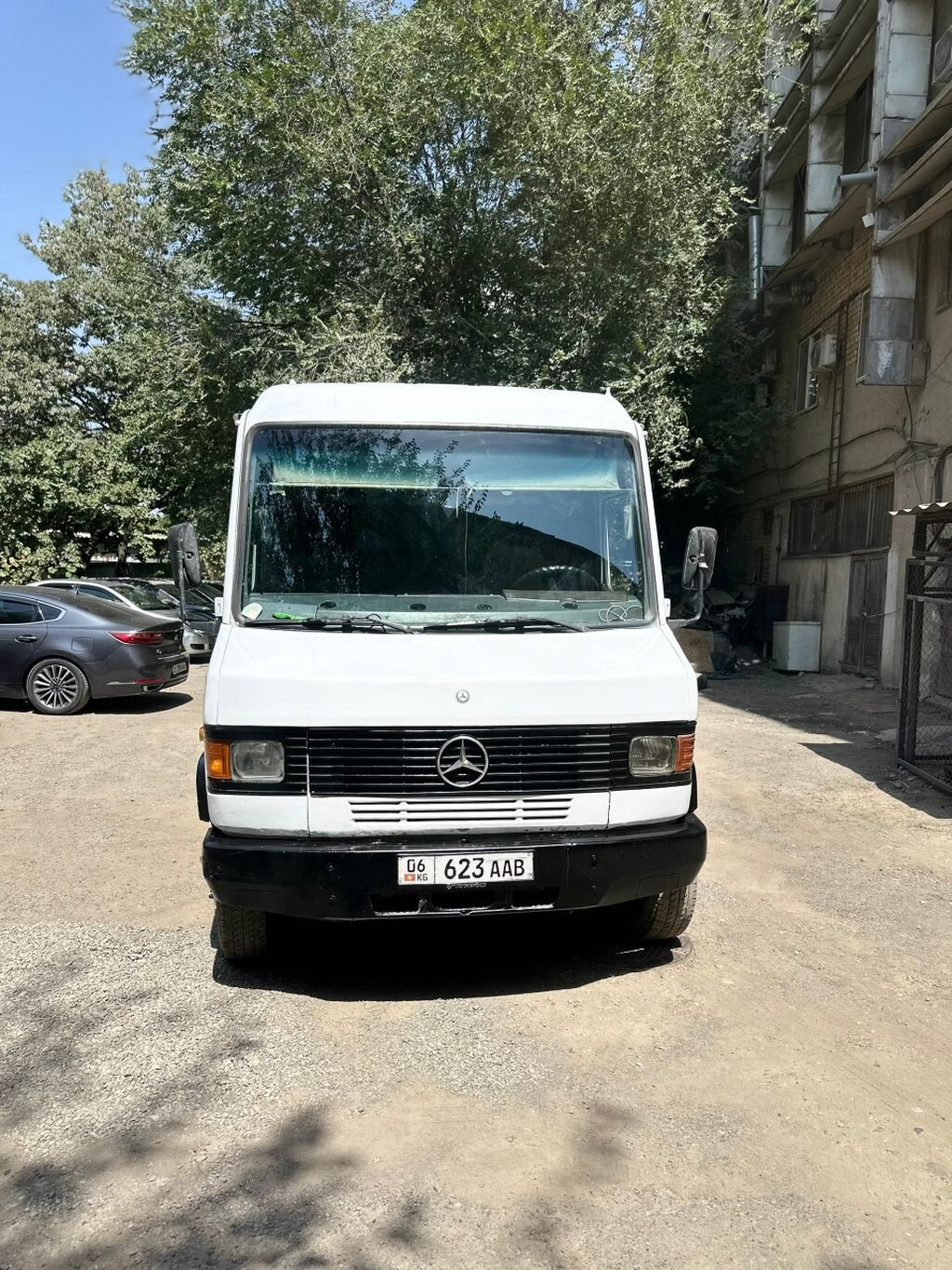 Mercedes-Benz 