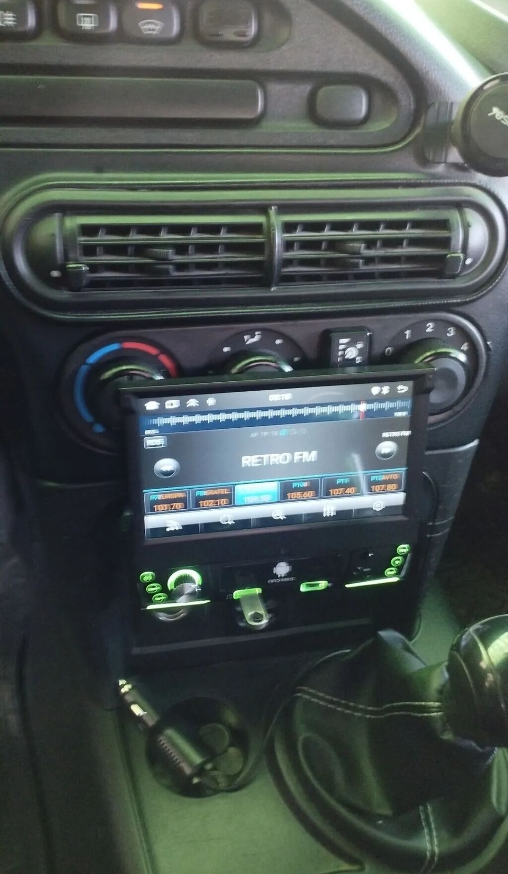 Автомобиль с установленным ГБО и мультимедией Android -