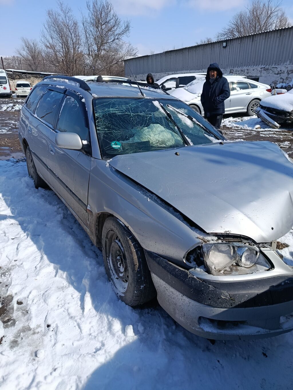 Продам автомобиль универсал серебристого цвета после ДТП Комплектация