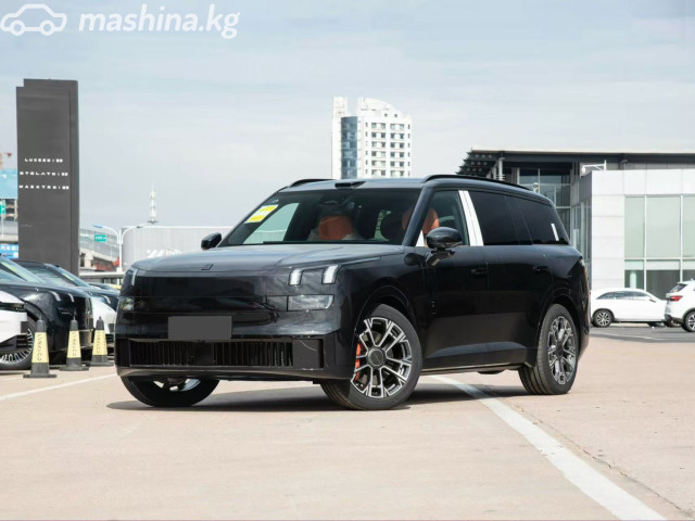 Lynk &amp; Co 900