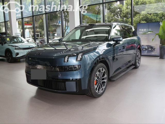 Lynk &amp; Co 900