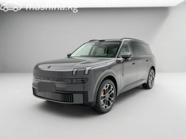 Lynk &amp; Co 900