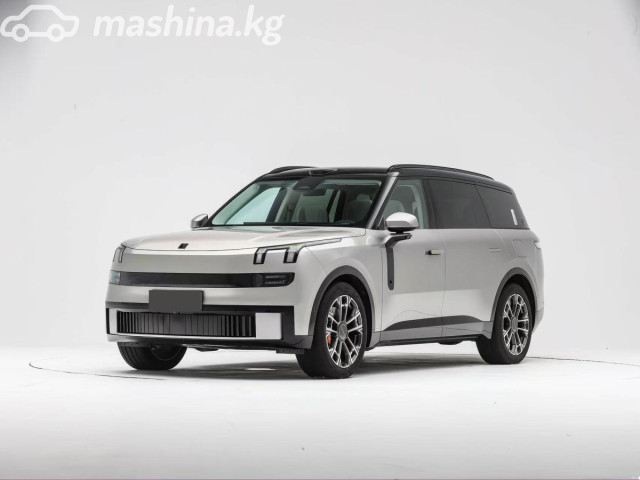 Lynk &amp; Co 900