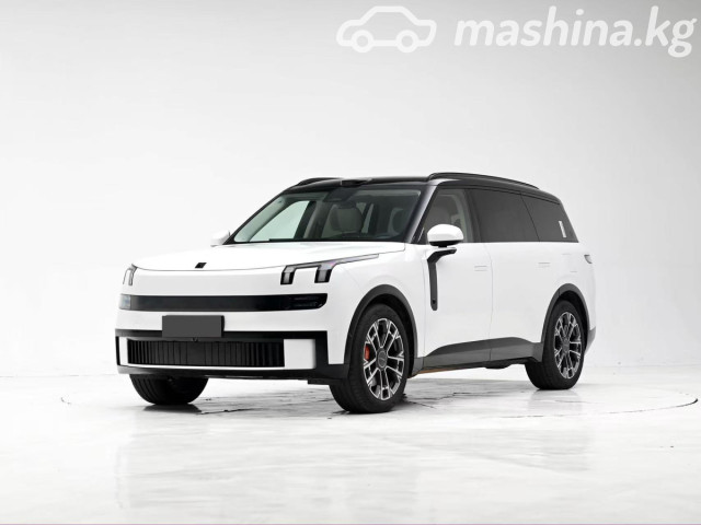 Lynk &amp; Co 900